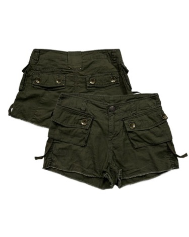 khaki cargo pocket shorts